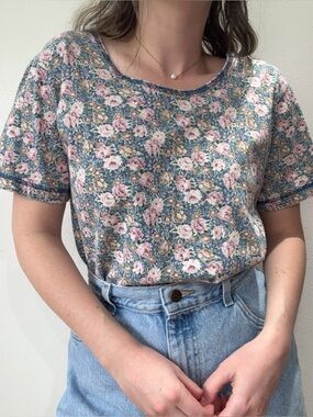 Vintage 90s Floral Tee